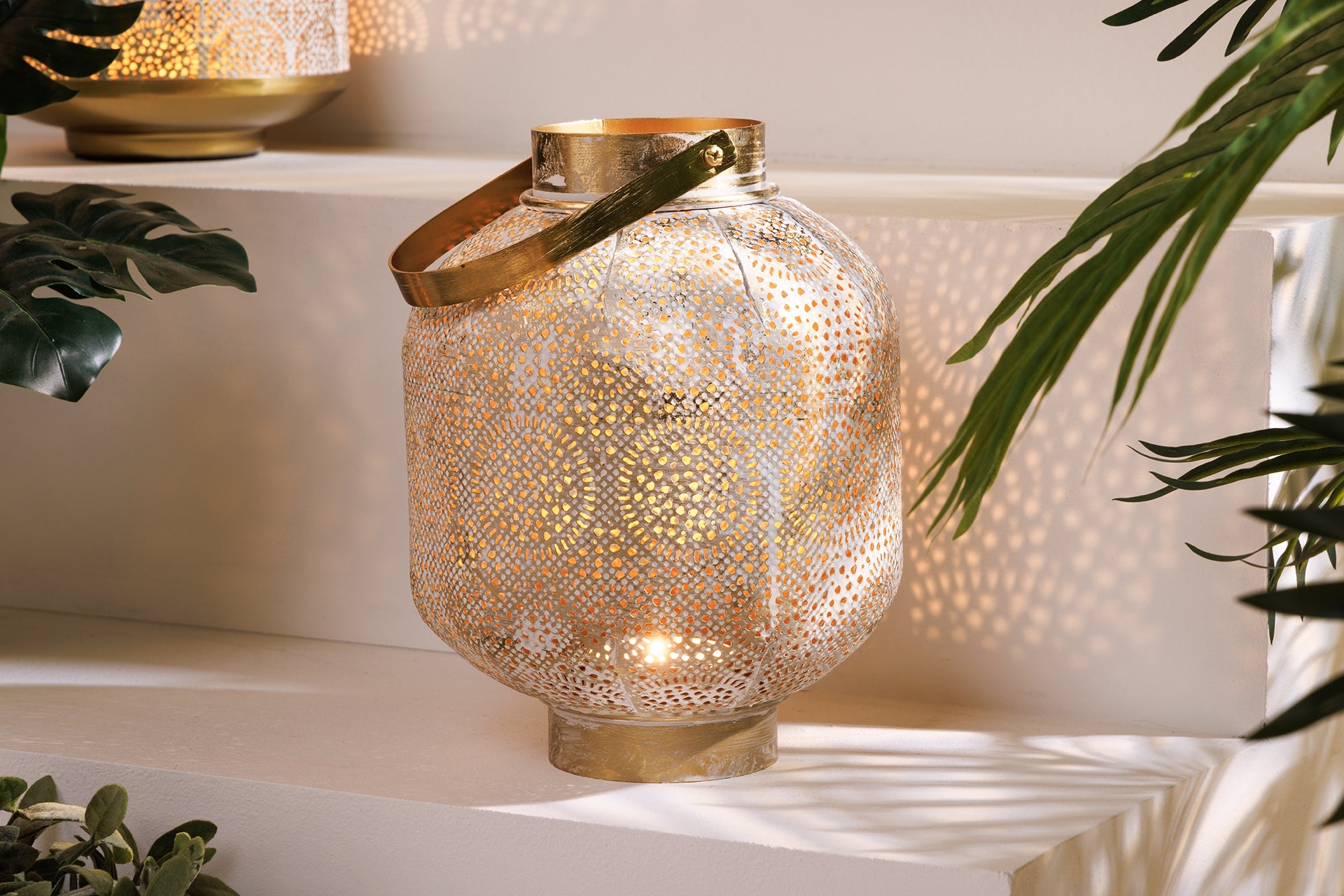 Deco lantaarn ORIENT 25cm goud metaal met patina handgemaakte lantaarn - 43832