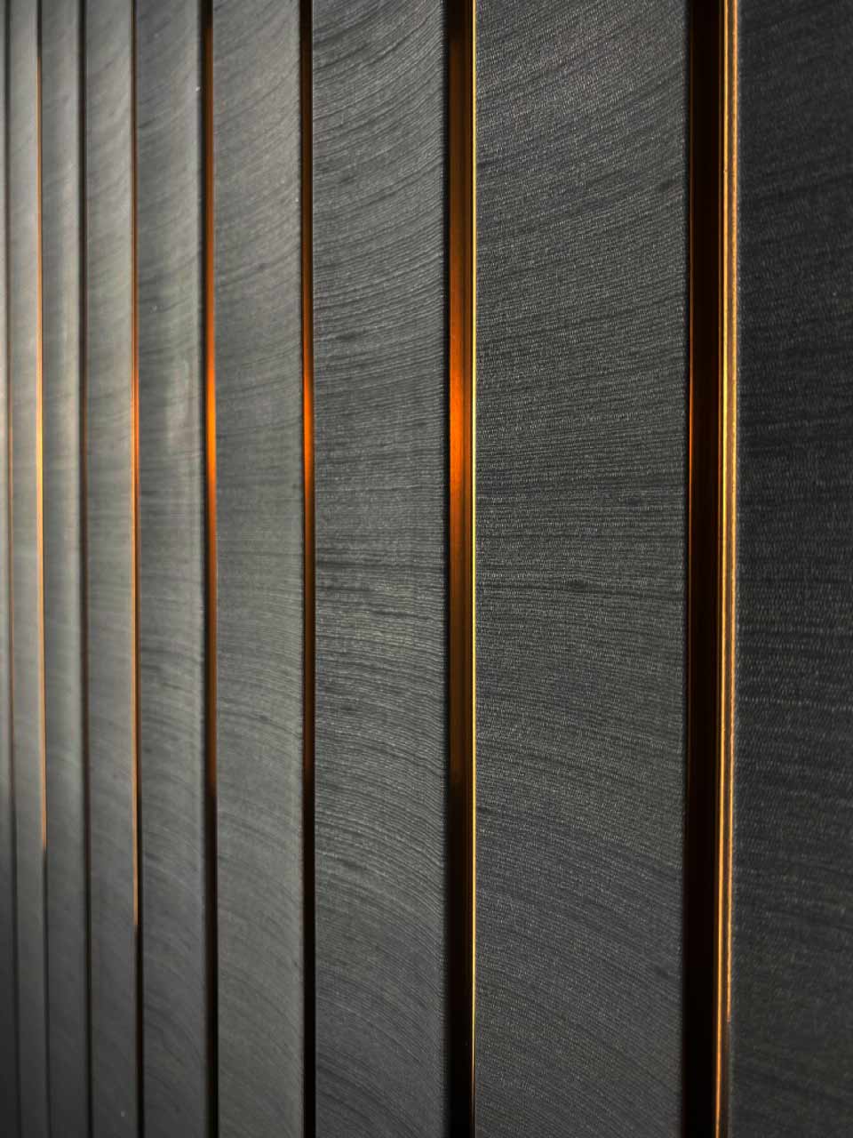 Wandpaneel Grace Antraciet 260x12cm - 260 cm x 12 cm x 1.2 cm | 1.2 kg | Paneli akoestische wandpanelen - AKU Wandpanelen - Afbeelding 3