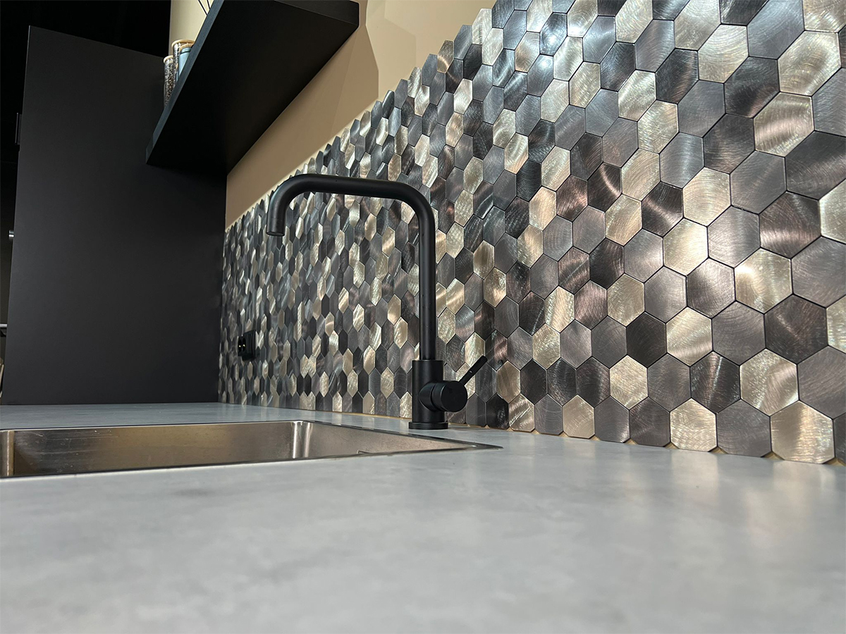 Zelfklevend Mozaïek Hexagon Nela - 30.5 cm x 30.5 cm x 0.40 cm | 0.5 kg | Paneli zelfklevende steenstrips - Afbeelding 2