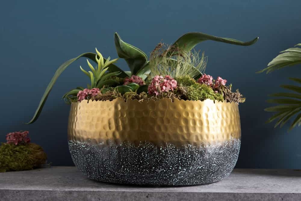 Handgemaakte decoratieve kom ORIENT 31cm goud met patina in klassiek gehamerd ontwerp - 41561