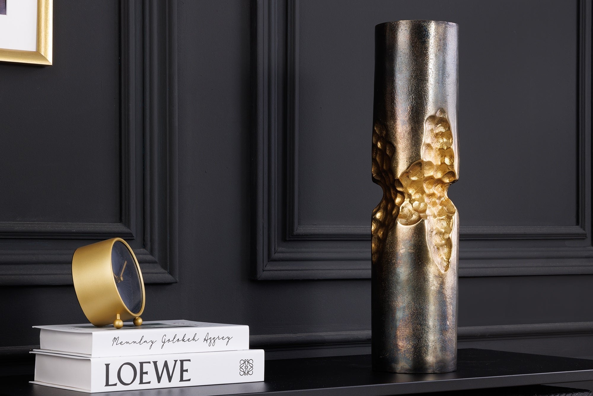 Moderne vaas PRECIOUS 40cm zwart goud metaal gehamerd design - 44893