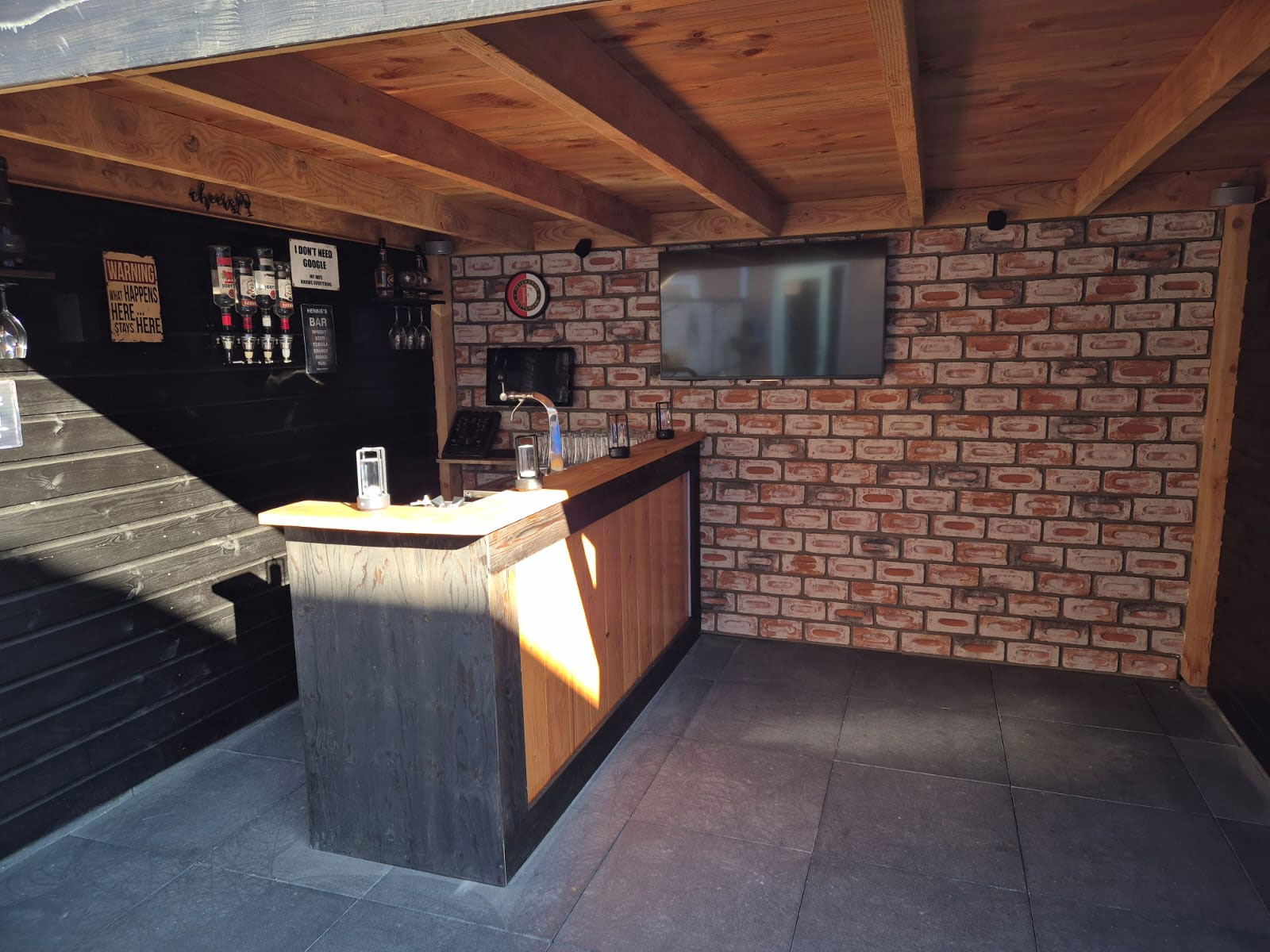 3D XL Wandpaneel Frog Rojo Rood Wit 128x60x2.7cm