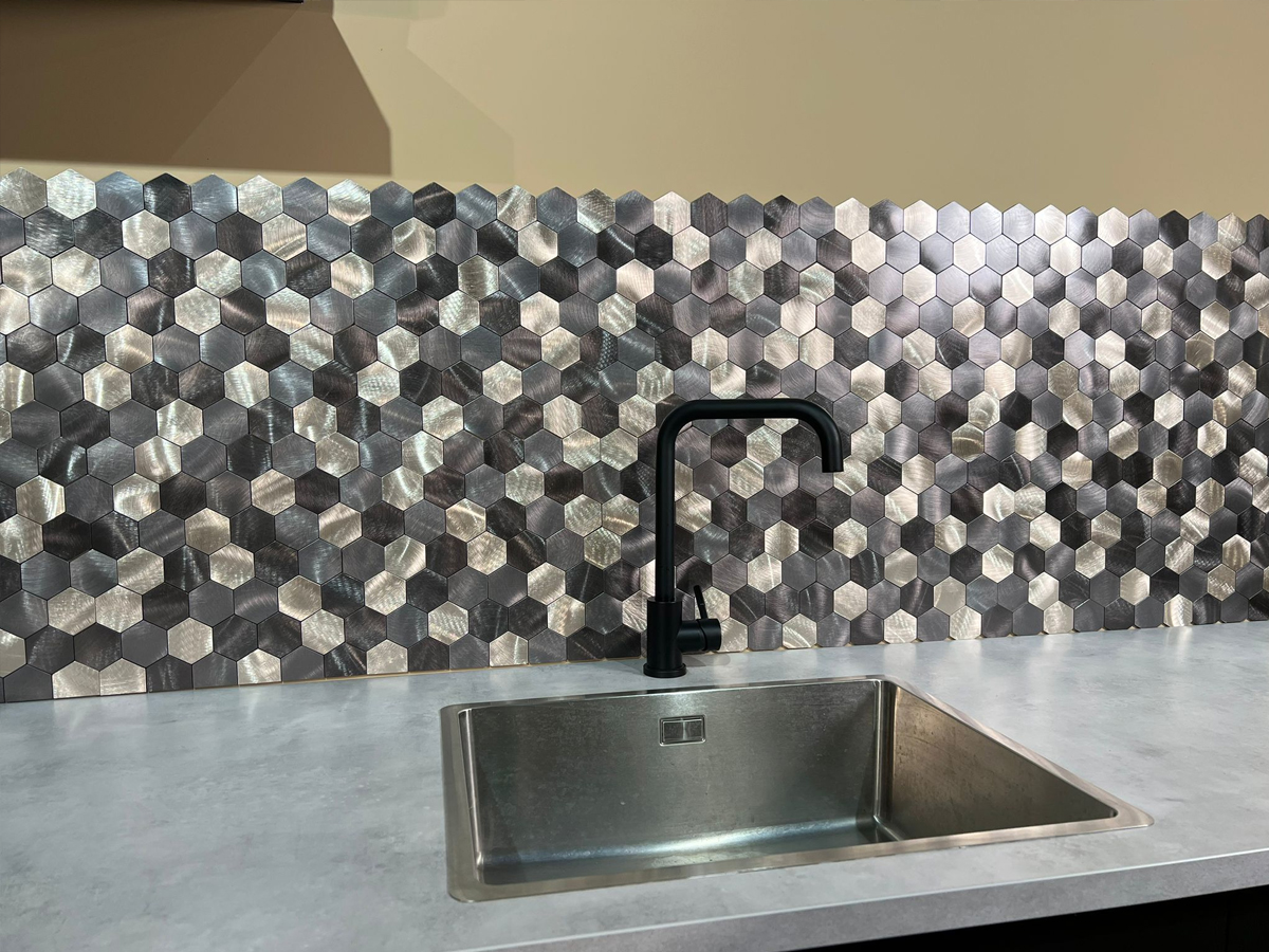 Zelfklevend Moza&iuml;ek Hexagon Nela - 30.5 cm x 30.5 cm x 0.40 cm | 0.5 kg | Paneli zelfklevende steenstrips